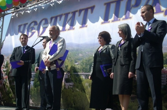 Да накажат спекулата и подкрепят българщината, призова търновци новият почетен гражданин