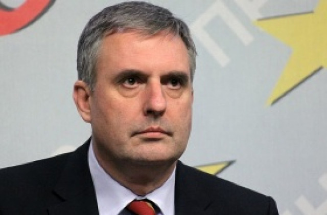 Евроданък върху финансовите операции би дал принос в родния бюджет, пресметна Калфин