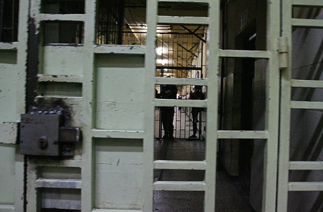 Митко Димитров: Затворите са пренаселени!