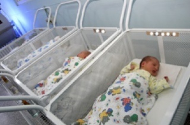 Петкилограмово бебе се роди в смолянската болница