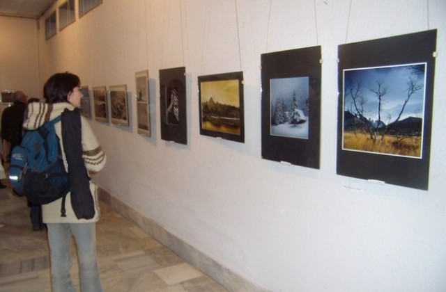15 фотографи показват Светлини и сенки в Горна Оряховица