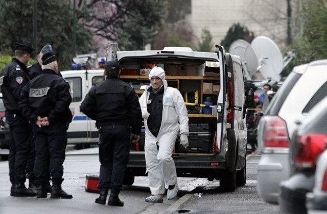 Освободиха майката на убиеца от Тулуза, братът прехвърлиха в Париж