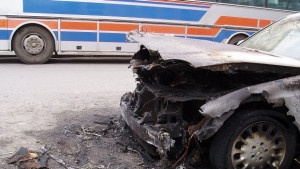 Мерцедес горя в центъра на Варна