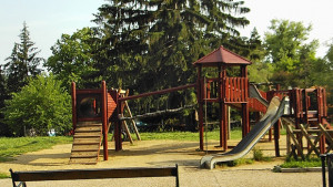 Започва местенето на дървения град в парка