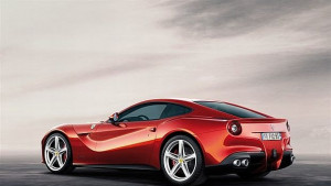 Ferrari работи върху хибридни V12 агрегати