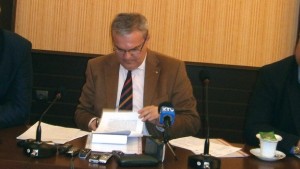 Приравняването на разузнаването с политическото доносничество е тежка грешка