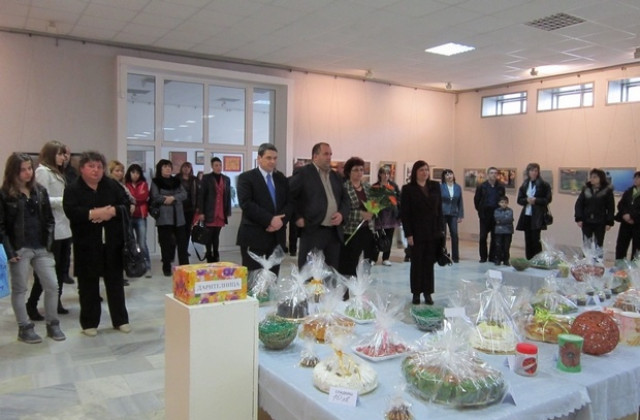 Жени-ГЕРБ събраха пари за благотворителност на пролетен базар в Горна Оряховица