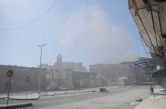 Сирийски танкове атакуваха централен град, който беше под обсада две седмици