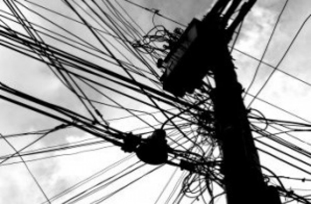 Режат висящи кабели в центъра и във „Владиславово”