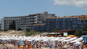 Стотици щурмуваха туристическата трудова борса във Варна