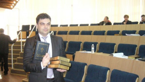 300 луксозни библии за Димитровград от фондация Приятели на България