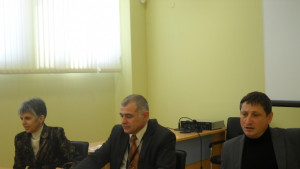 Повече безработни помалко обявени работни места