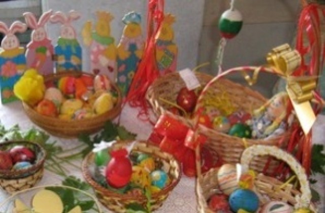 Изложба на писани яйца гостува в Шумен