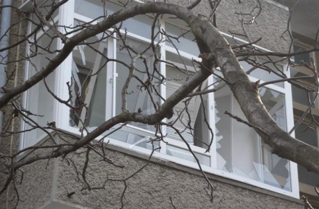 Мъж и жена пострадаха при експлозия