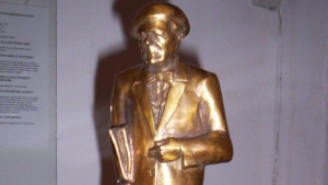 Лалугер ът на Н Урумов е комедийния хит на сезона