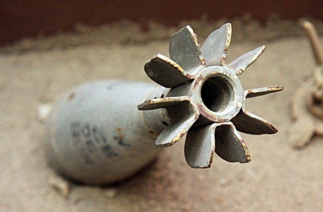 Младеж откри артилерийски снаряд на 50 метра от село Ръжена