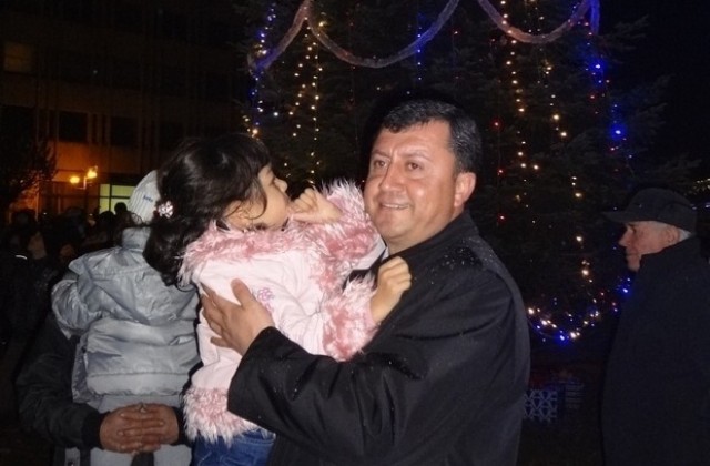 Благотворителен мач в Павликени събира средства за 6-годишната Амелия