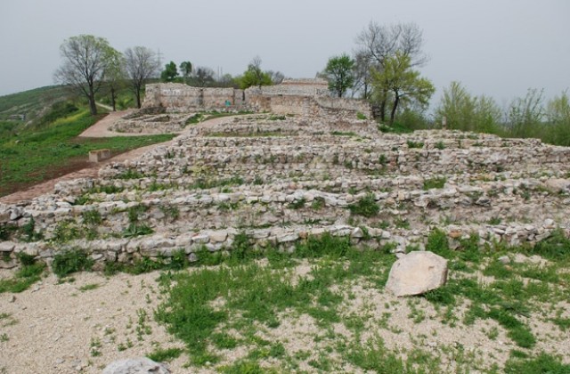 Античната крепост в Монтана светва като Царевец