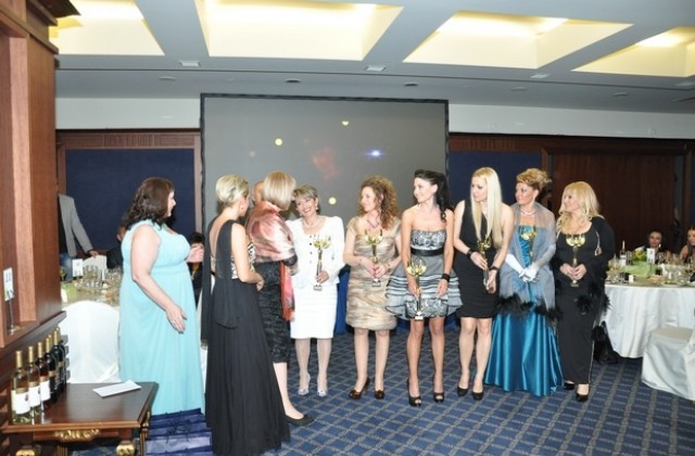 Дама от Плевен стана носител на приза „Мисис Дама на годината 2012