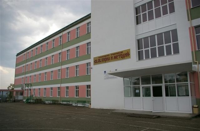 Община Мездра ще завърши годината с обновени учебни заведения