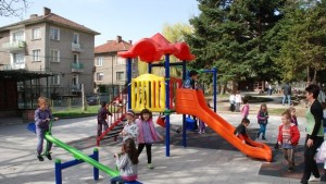 Зарадваха с нови уреди децата от ЦДГ Соня