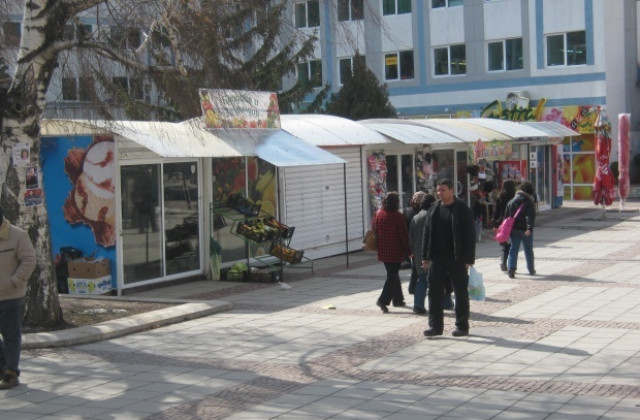 Увеличават срока за отдаване на павилиони