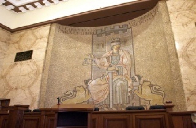 Осъдиха търговци за маркови стоки менте