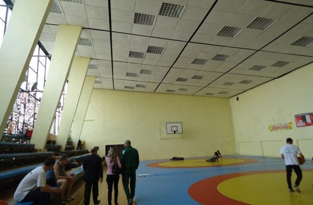 Инспектираха спортните обекти във Враца