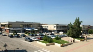 Община Чирпан монтира къщички с хранилки за птички