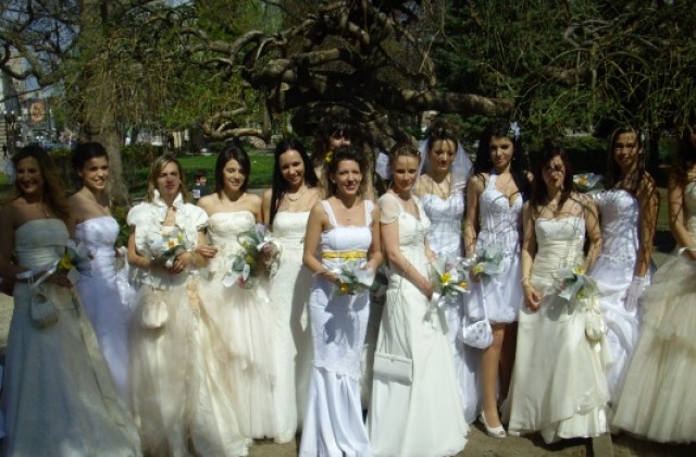 Втори парад на булките се проведе в Русе