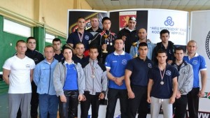 Юношите на Локомотив96 първи в България на канадска борба мъжете