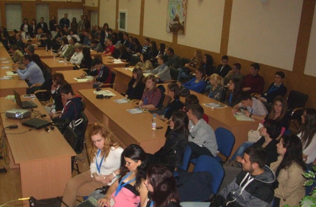 Ученическият общински съвет Враца с представители на национална сесия
