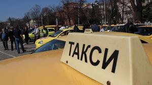 Таксиметров шофьор е задържан за отвличане и изнасилване