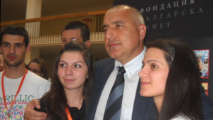 Премиерът пред тийнейджъри Докато караме втори мандат ще пораснете и