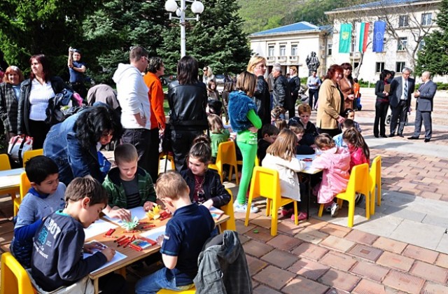 Великден за децата на Враца