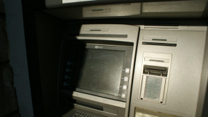 Скимиращо устройство монтирано на банкомат в Габрово