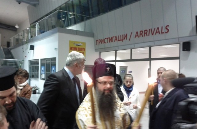 Благодатният огън от Йерусалим огря първо Пловдив