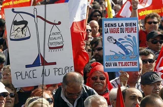 Саркози и Оланд организират дуел на митингите в Париж