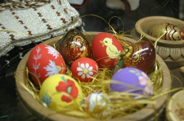 На Разтурни понеделник се „размятват яйца” за плодородие