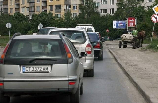 Предупреждават за интензивен трафик, в София готвят „зелена вълна”