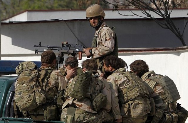 Български военни застреляха афганистански войник, открил огън