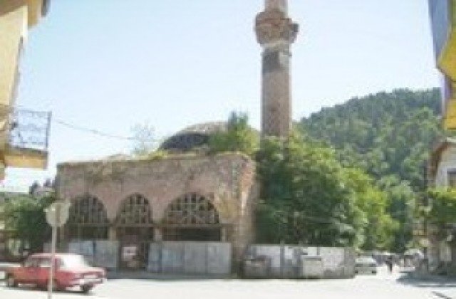 Джамията Фатих Мехмед- Музей на религиите, но не и действаща, предлага директорът на РИМ
