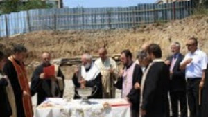 Здравната инспекция ще изследва христовата вода в новостроящия се храм