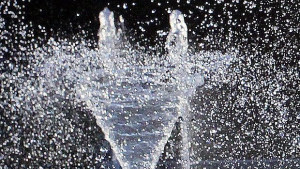 Чудотворна вода бликна в центъра на новостроящ се храм в