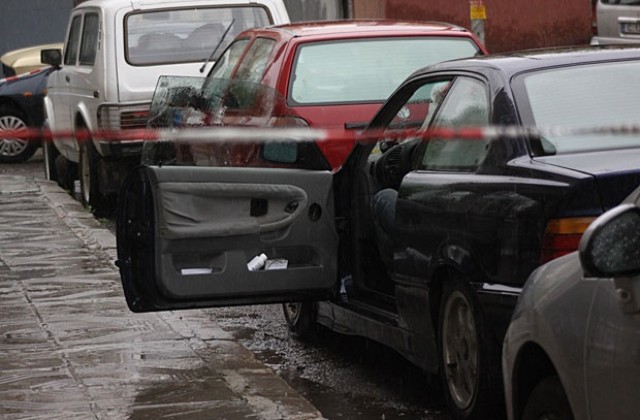 Мъж се самоуби в колата си в София