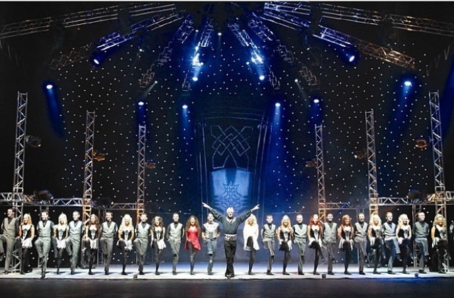 Кметът Даниел Панов води Lord of the Dance във Велико Търново