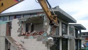 Събориха незаконни постройки в Златна перла