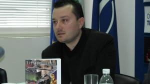 ЧовекътГлас Красимир Аврамов представя книгата си във Велико Търново