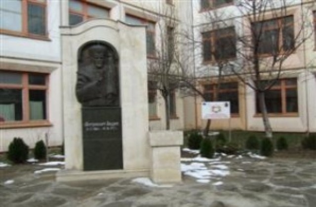 Театрална постановка във влак представиха ученици от Търговище