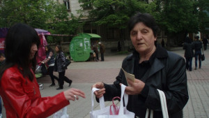 Торбички и фиданки за Деня на Земята